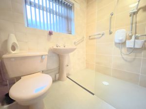 CHESTNUT ROAD- click for photo gallery